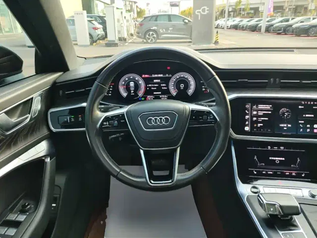 Audi A6L — Фото автомобиля 10