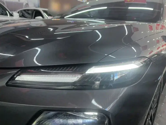 Roewe M7 DMH — Фото автомобиля 23