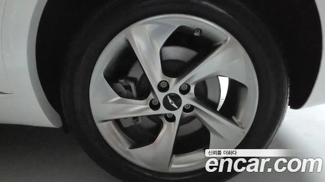Genesis GV70 — Фото автомобиля 5