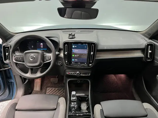 Volvo XC40 — Фото автомобиля 10
