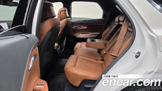 Genesis GV70 — Фото автомобиля 15
