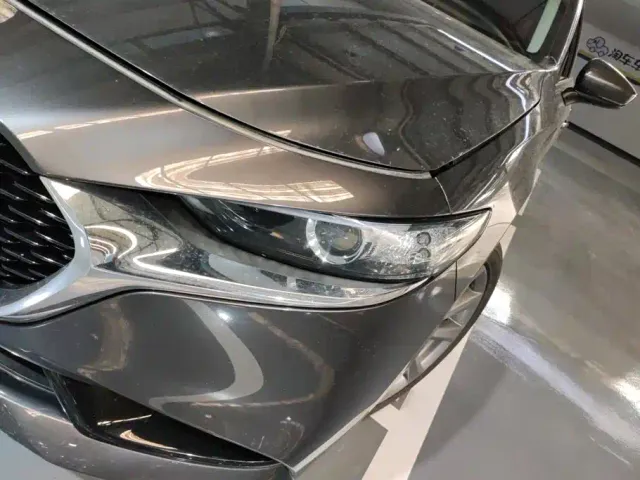 Mazda Axela — Фото автомобиля 5