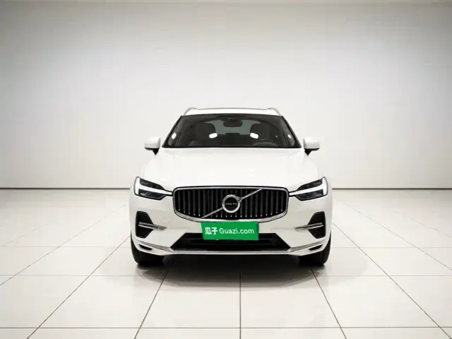 Volvo XC60 — Фото автомобиля 2