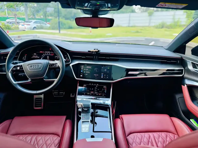 Audi A7L — Фото автомобиля 12