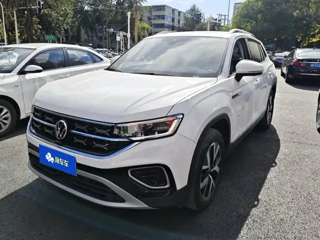 Фотография автомобиля — Volkswagen Tayron