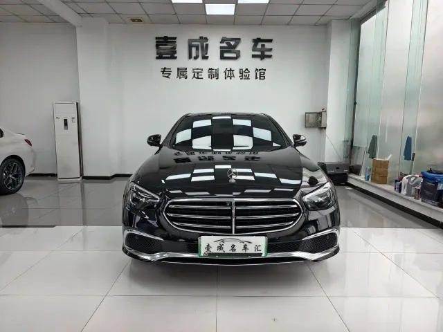 Mercedes-Benz E-Class — Фото автомобиля 2