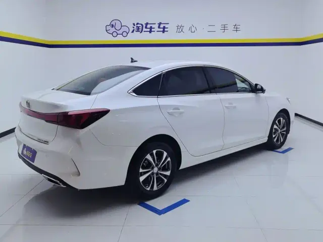 Changan Eado — Фото автомобиля 3