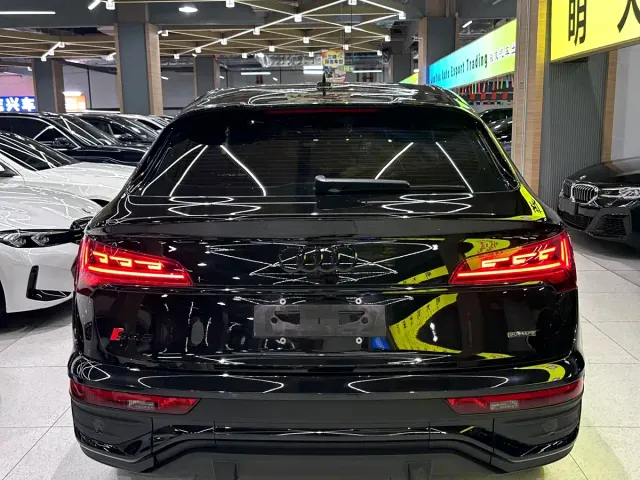 Audi Q5L Sportback — Фото автомобиля 6
