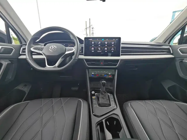 Volkswagen Tiguan L — Фото автомобиля 8