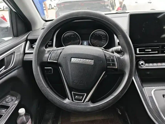 Haval Haval M6 2021 PLUS 1.5T DCT Elite Smart Connect — Фото автомобиля 15