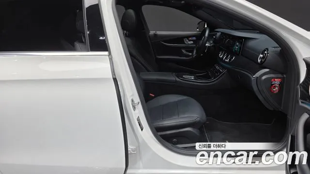 Mercedes-Benz E-Class W213 — Фото автомобиля 16