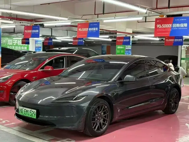Фотография автомобиля — Tesla Model 3