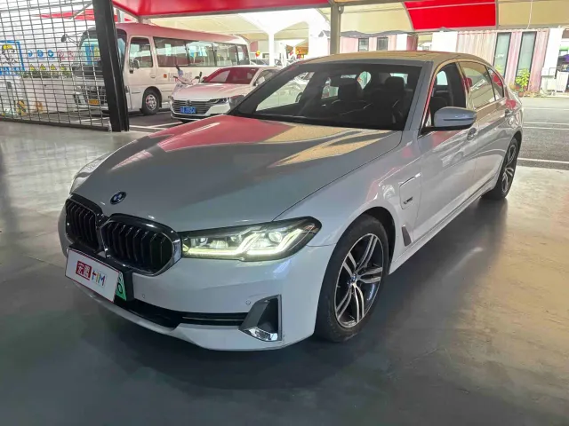 Фотография автомобиля — BMW 5 Series