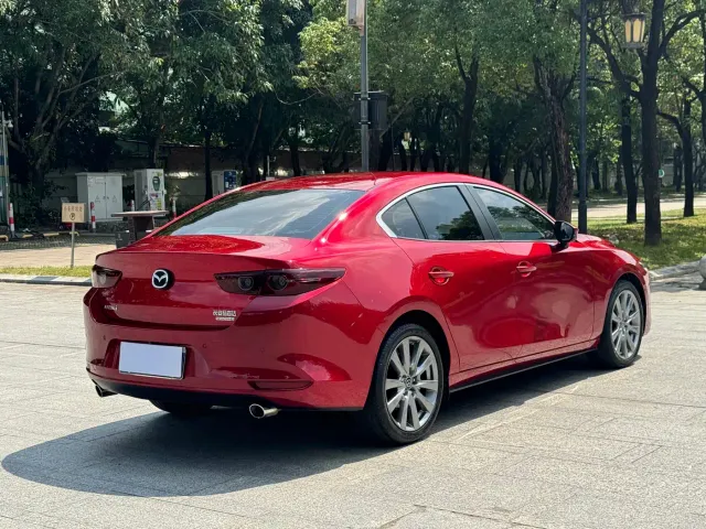 Mazda Axela — Фото автомобиля 14