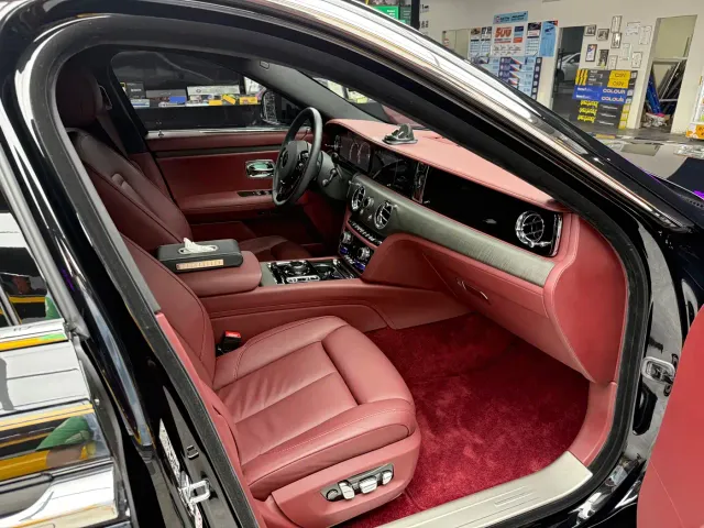 Rolls-Royce Ghost — Фото автомобиля 14