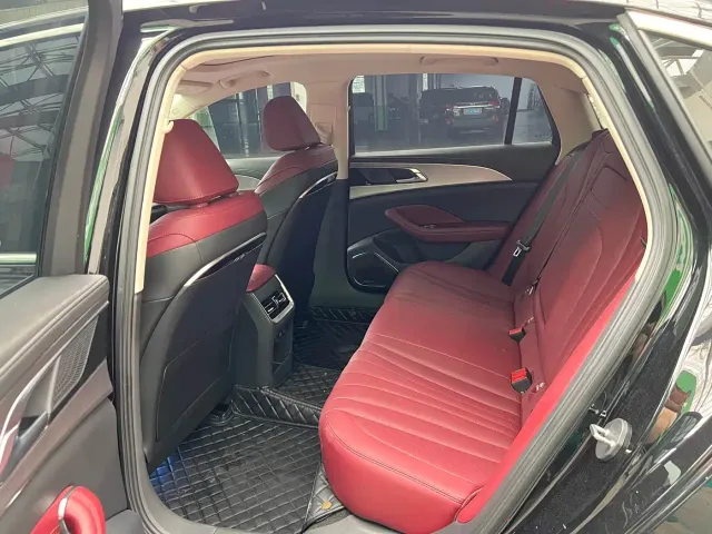 Hongqi H5 — Фото автомобиля 6