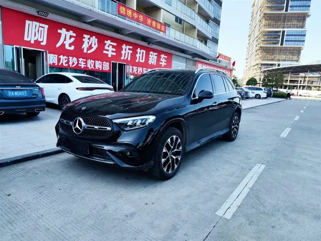 Фотография автомобиля — Mercedes-Benz GLC-Class