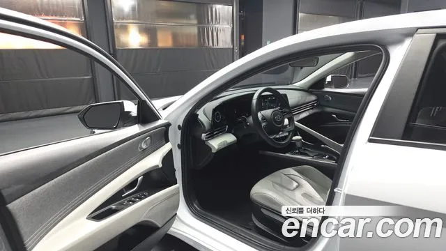 Hyundai Avante CN7 — Фото автомобиля 10