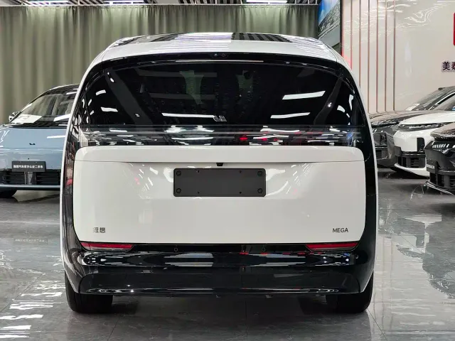 Li Auto MEGA — Фото автомобиля 15