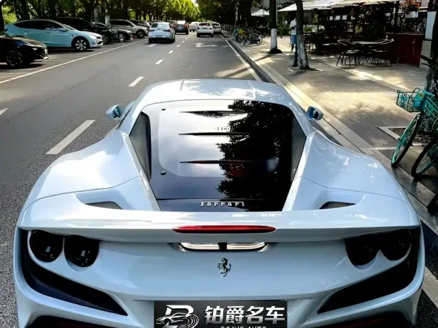 Ferrari F8 — Фото автомобиля 3