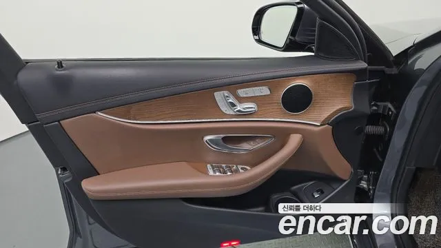 Mercedes-Benz E-Class W213 — Фото автомобиля 13