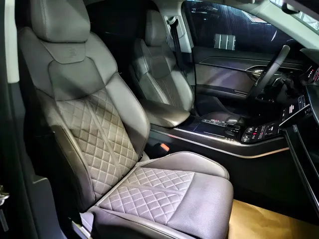 Audi Audi A8 2022 A8L 50 TFSI quattro Comfort Collector's Edition — Фото автомобиля 18