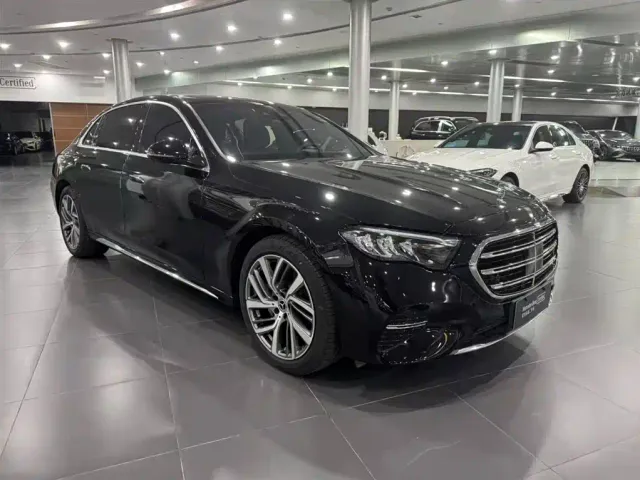 Mercedes-Benz E-Class — Фото автомобиля 7