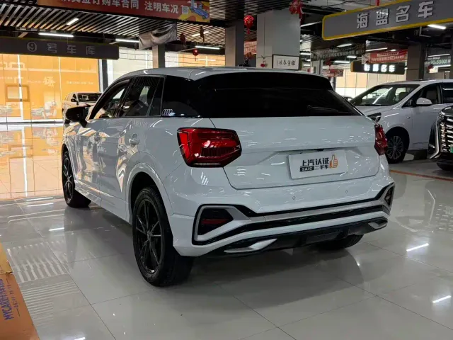 Audi Q2L — Фото автомобиля 9