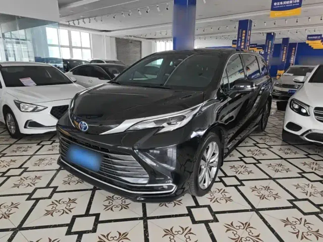 Фотография автомобиля — Toyota Sienna