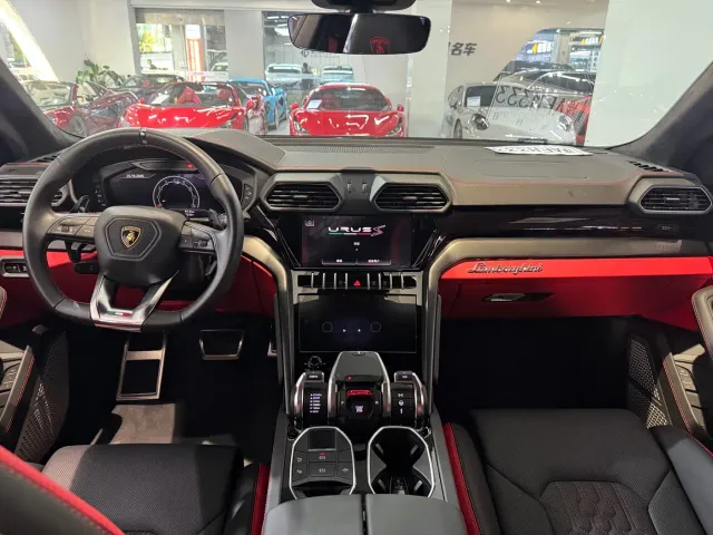 Lamborghini Urus — Фото автомобиля 4