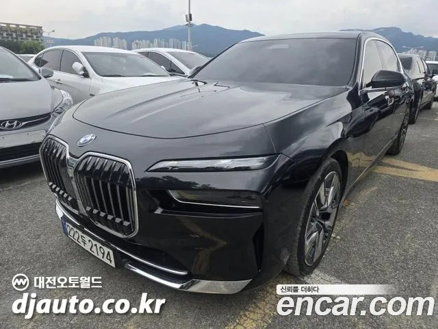 BMW 7 Series G70 — Фото автомобиля 3