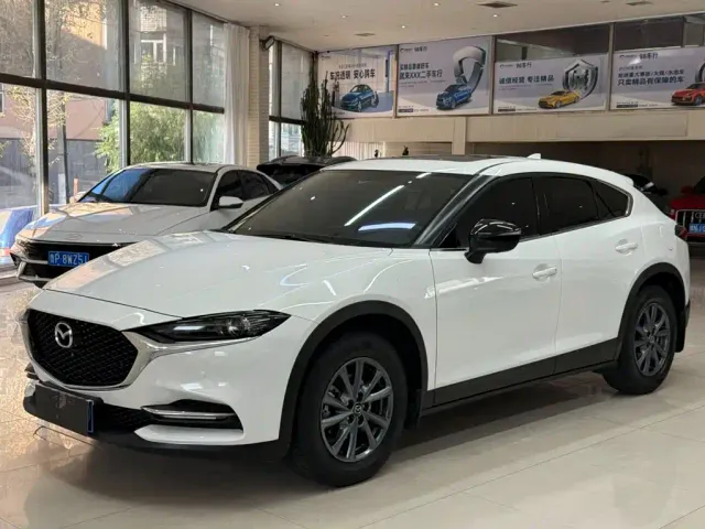 Фотография автомобиля — Mazda CX-4