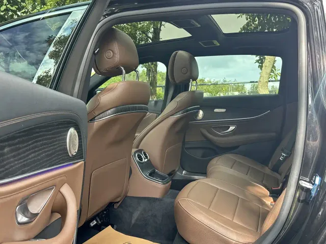 Mercedes-Benz E-Class — Фото автомобиля 5