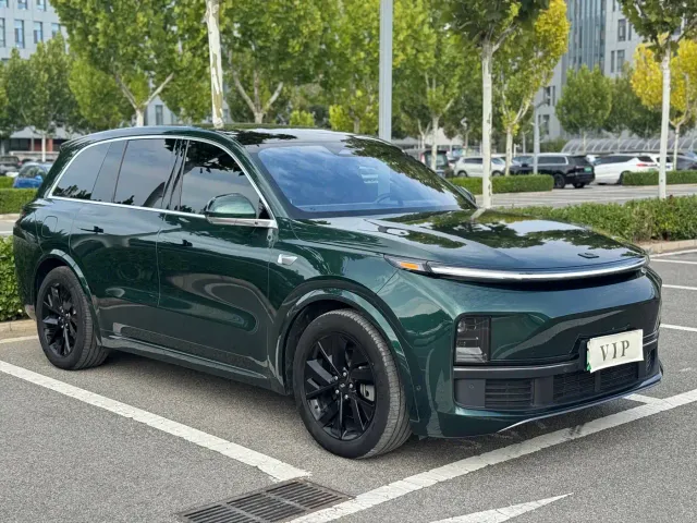 Li Auto L8 — Фото автомобиля 3