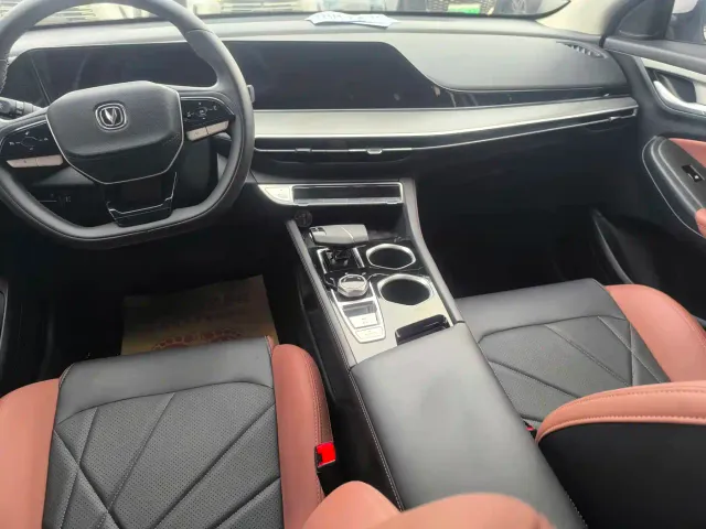 Changan Eado — Фото автомобиля 5