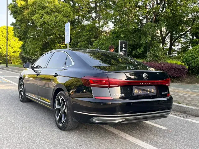 Volkswagen Passat — Фото автомобиля 7
