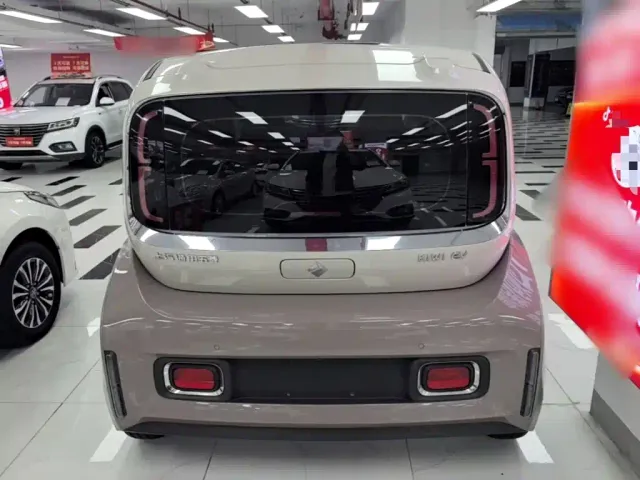 Baojun KiWi EV — Фото автомобиля 5