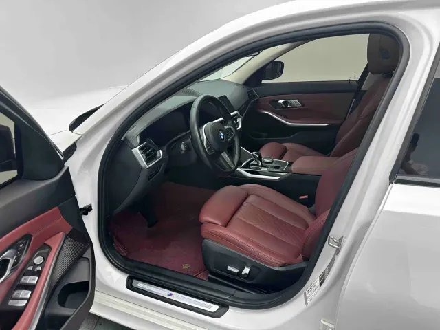 BMW 3 Series — Фото автомобиля 9