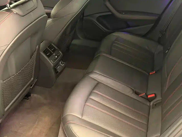 Audi A4L — Фото автомобиля 11