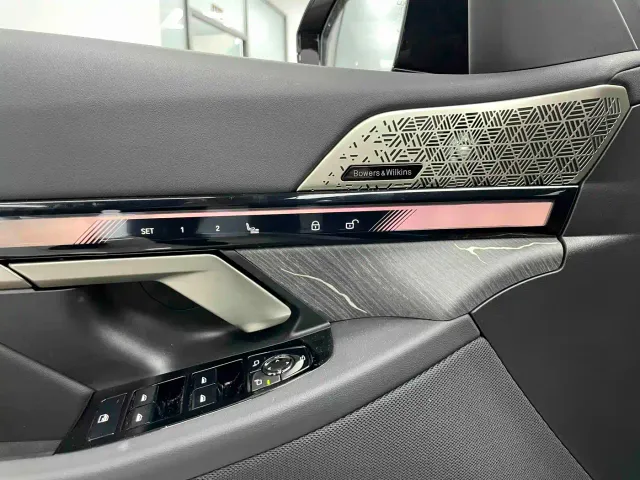 BMW 5 Series — Фото автомобиля 13
