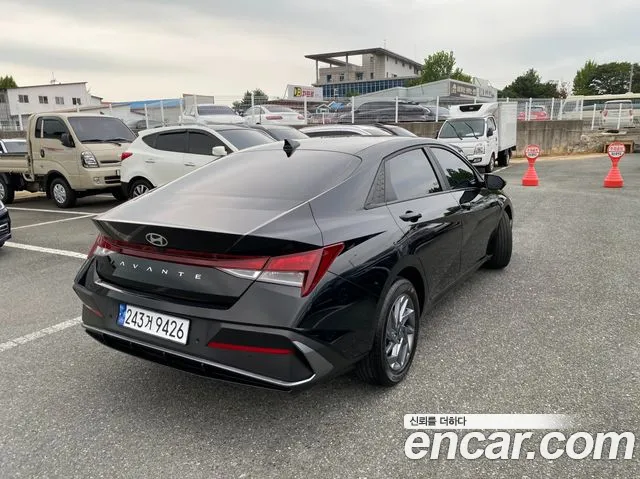 Hyundai Avante CN7 — Фото автомобиля 4