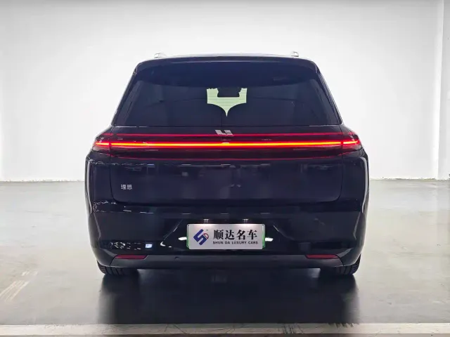 Li Auto L8 — Фото автомобиля 3