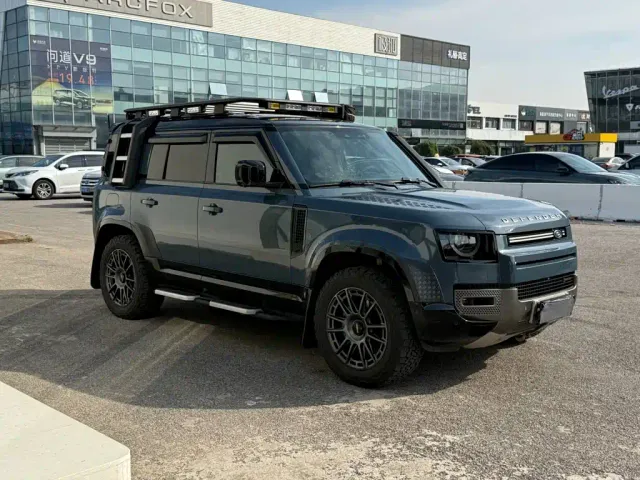 Land Rover Defender — Фото автомобиля 3
