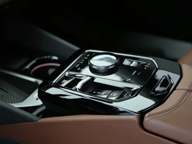 BMW 5 Series — Фото автомобиля 15