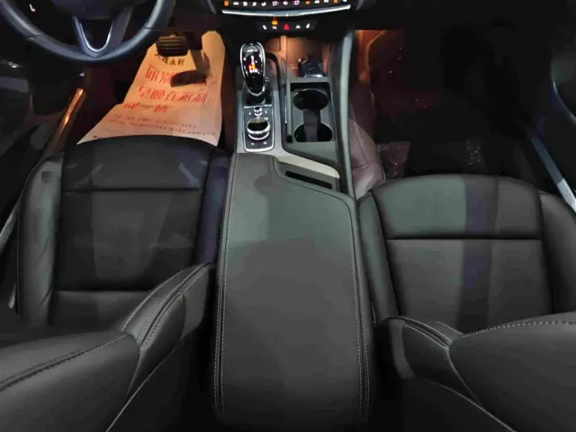 Cadillac CT5 — Фото автомобиля 11