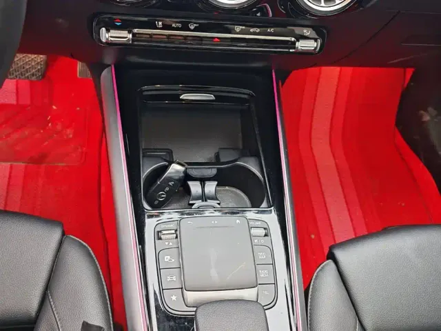 Mercedes-Benz GLA-Class — Фото автомобиля 11