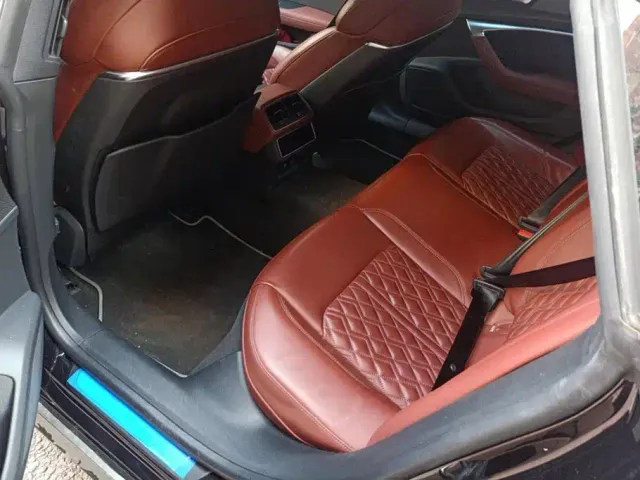 Audi A7L — Фото автомобиля 11