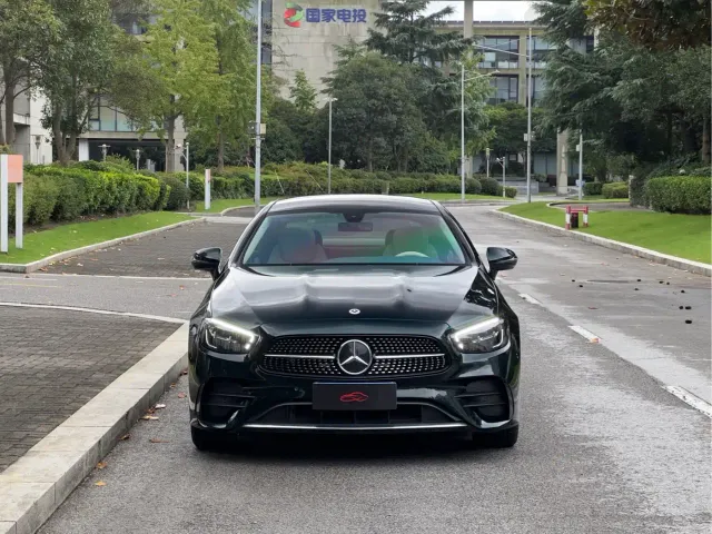Mercedes-Benz E-Class — Фото автомобиля 2