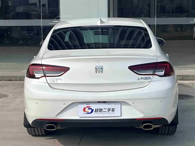 Buick Regal — Фото автомобиля 12
