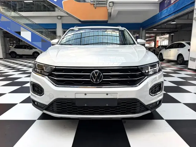 Volkswagen T-Roc — Фото автомобиля 2